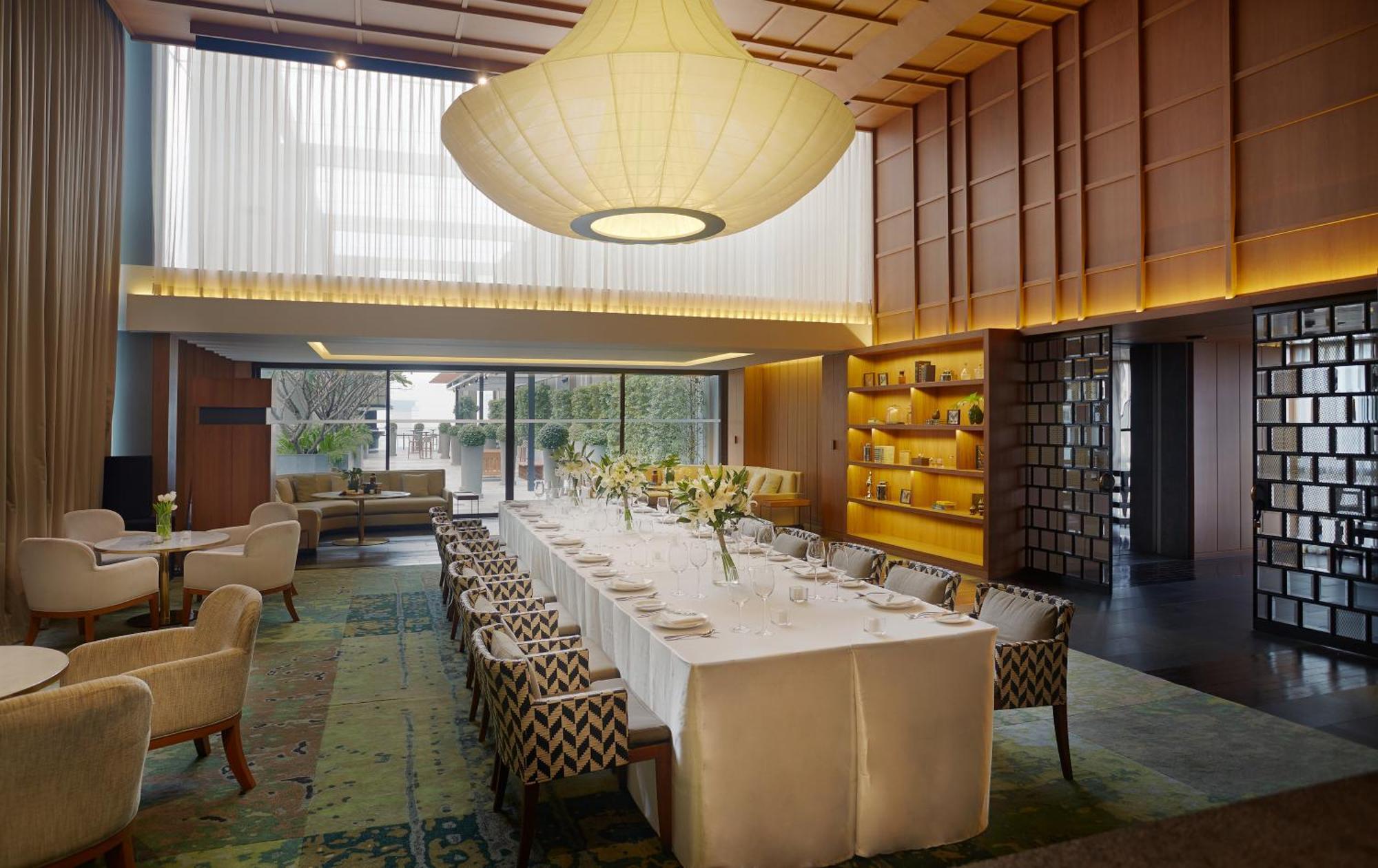 Hansar Bangkok Hotel Exterior photo